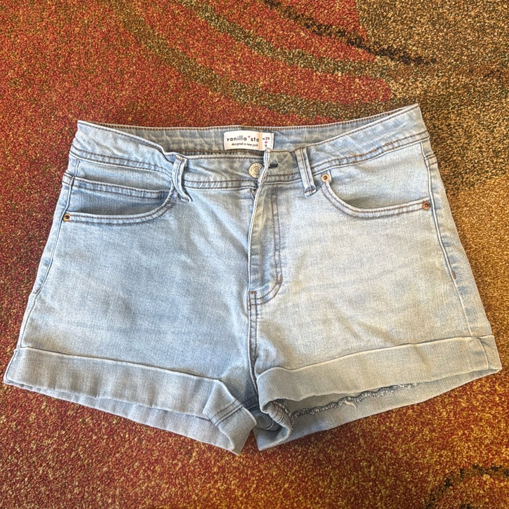 Vanilla star shorts
